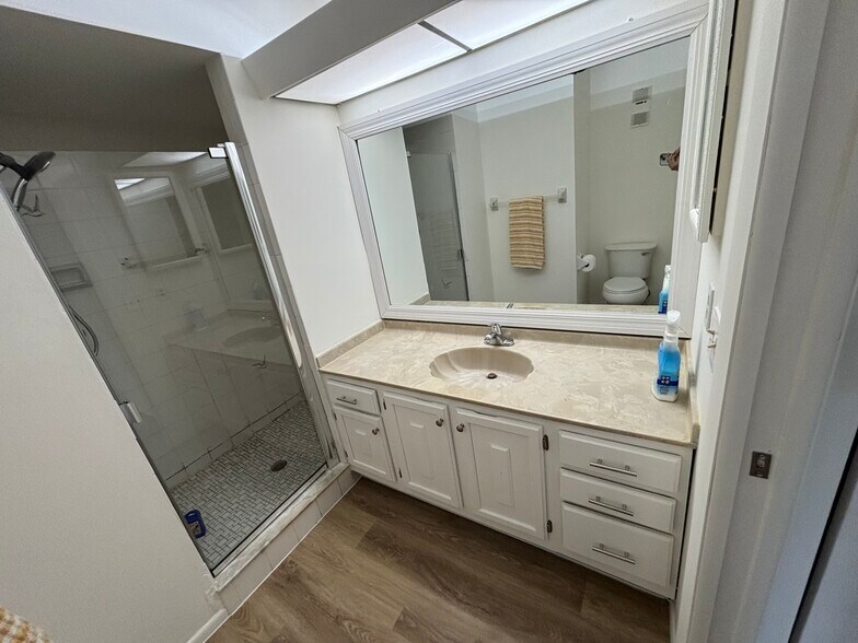 Building Photo - 11866 Quail Run Dr