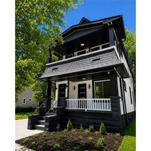 Building Photo - 1360 E 93rd St