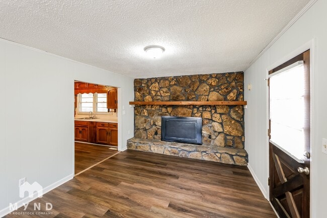 Building Photo - 217 Marshall Dr