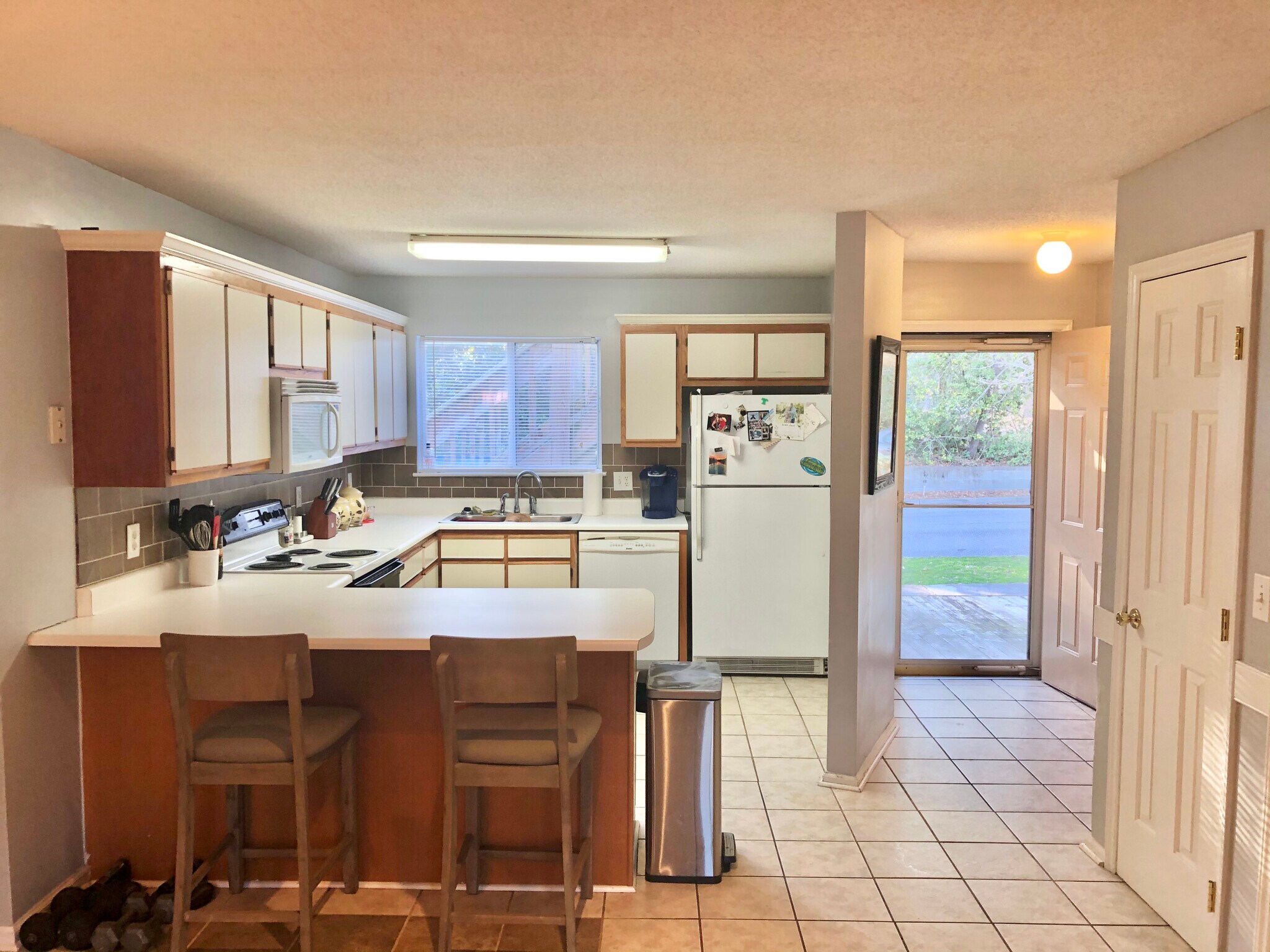 Building Photo - 5211 Lapaloma Ct