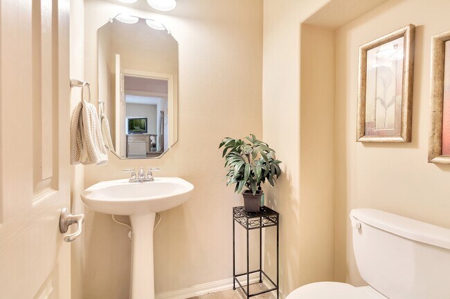 Building Photo - 10 W Lasting Spring Cir