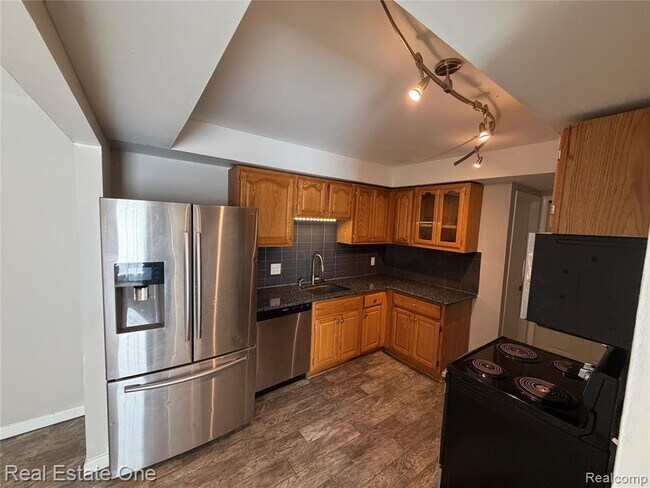 Building Photo - 29828 CITY CENTER # 1 Dr