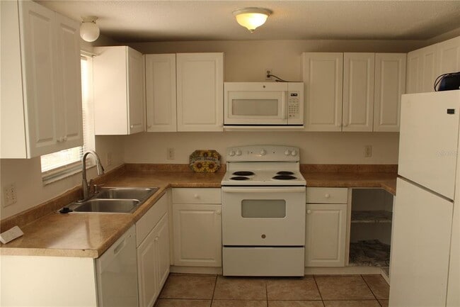 Building Photo - 3312 26th St W