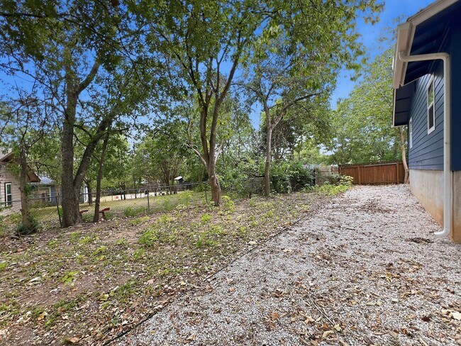 Building Photo - 7107 Dan-Jean Dr