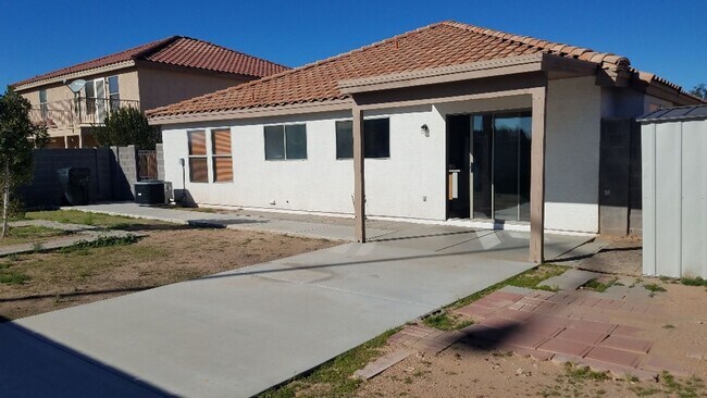 Building Photo - 10613 E Bogart Ave