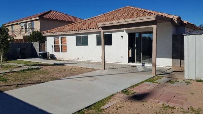 Building Photo - COMING SOON   FREE RENT INTERESTED OAC  4/2 HOME WITH NO CARPET
