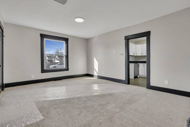 Building Photo - 401 Miller Ave