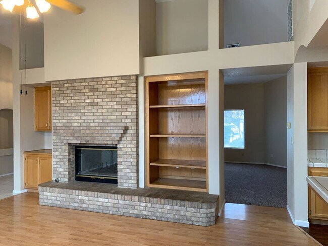 Building Photo - 8409 Tamworth St - SW - Beautiful 3 + Offi...