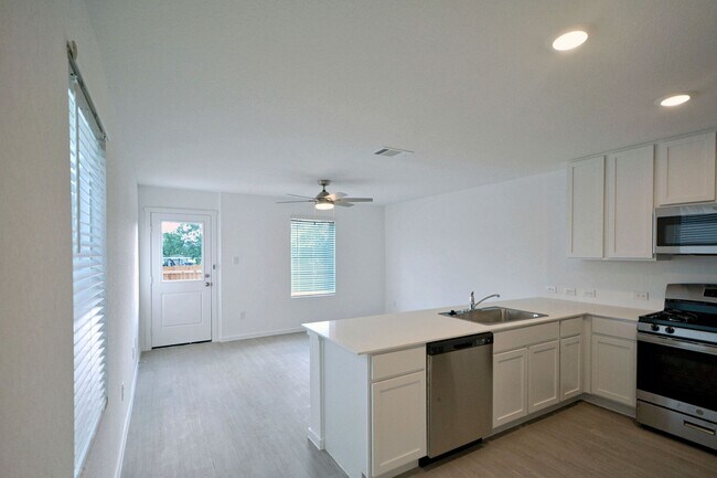 Building Photo - 12127 Floral Blossom