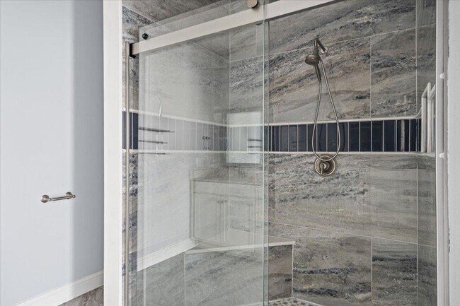 Building Photo - 10302 Aspen St