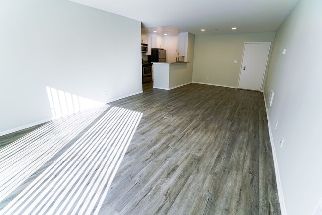 Interior Photo - 17250 Sunset Blvd