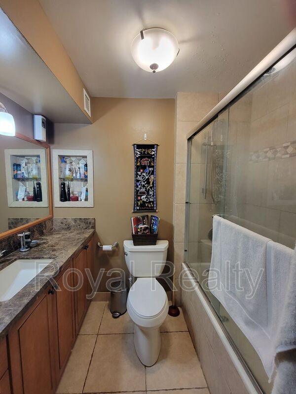 Building Photo - 1925 Kalakaua Ave