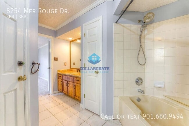 Building Photo - 8254 Mer Rouge Dr