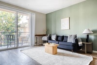 Building Photo - 121 Roble Rd