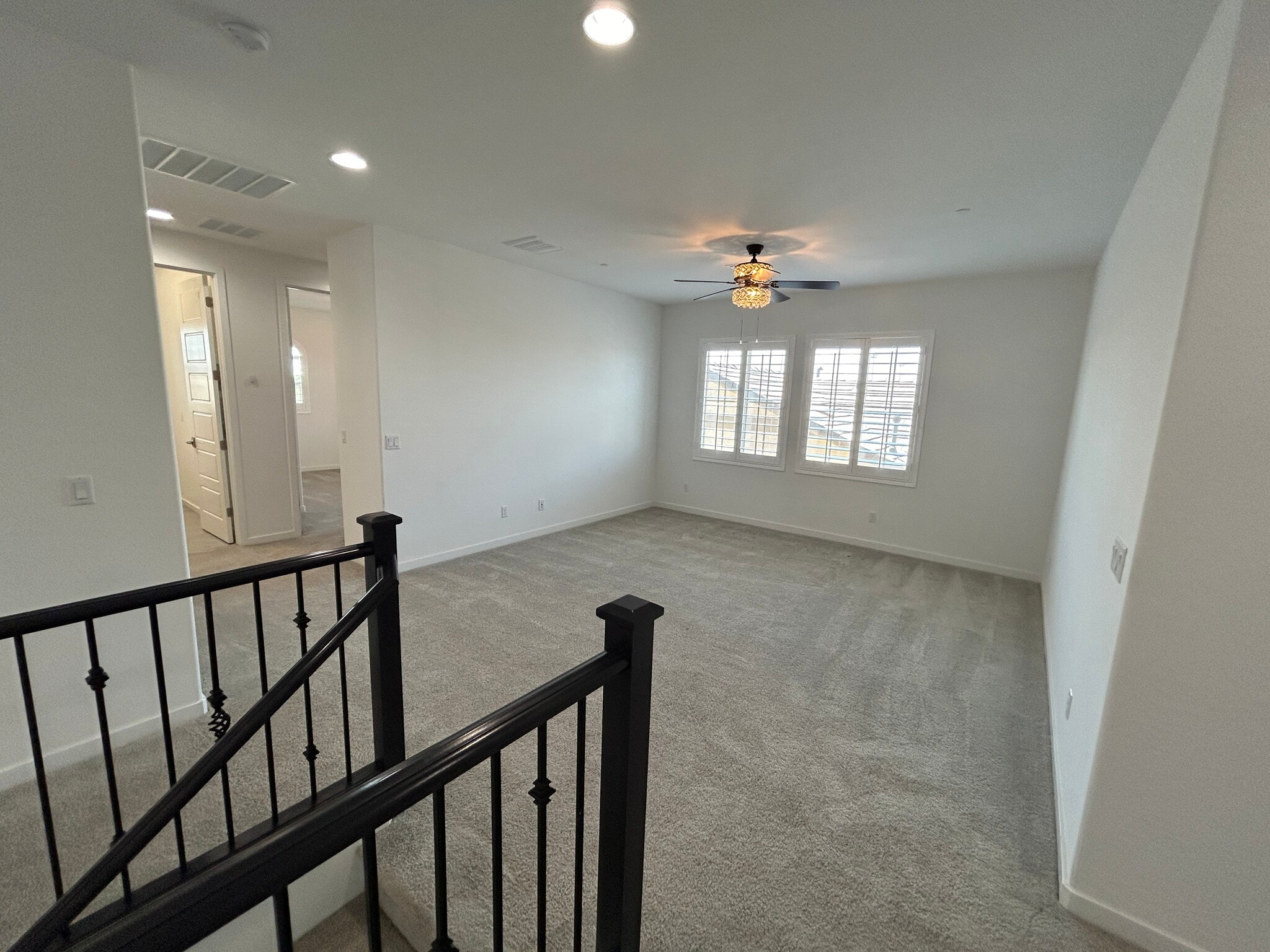 Building Photo - 4146 S Columbus Dr