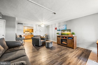 Building Photo - 4411 Forest Ln