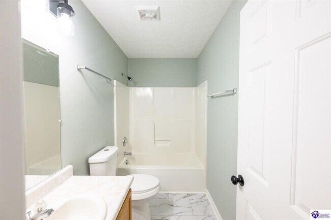 Building Photo - 111 Poplar Cir