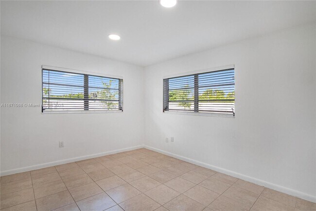 Building Photo - 7660 SW 82nd St