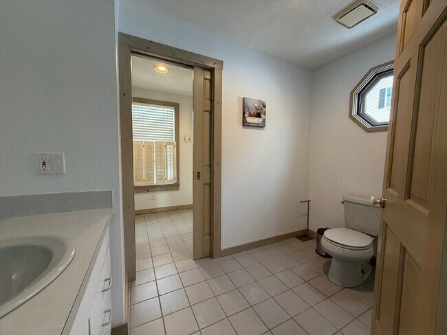 Building Photo - 12 Community Way