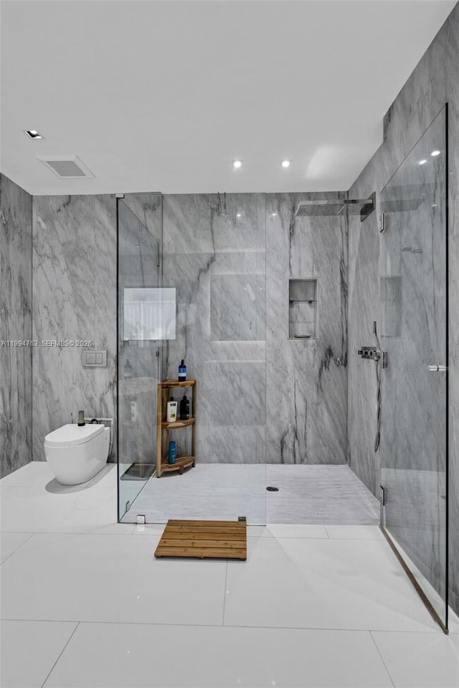 Building Photo - 350 Meridian Ave