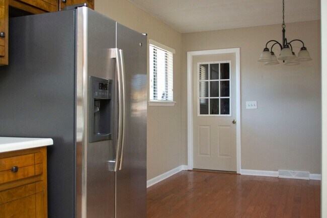 Building Photo - Heart of Madison City! Madison City Schools!