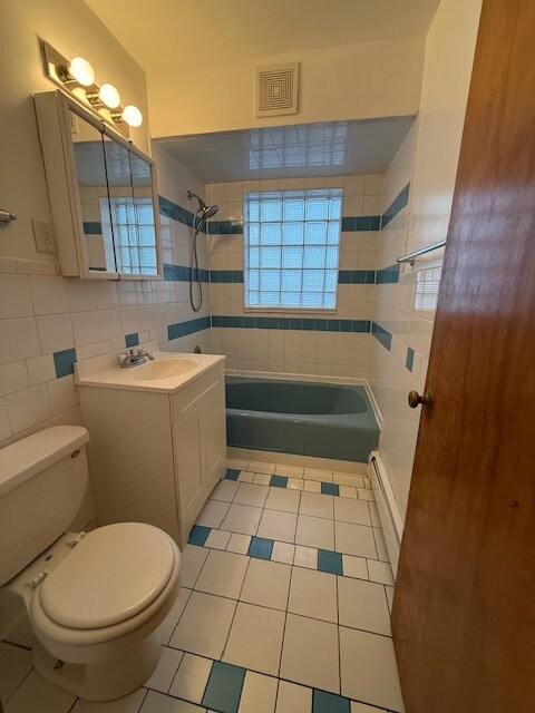 Bathroom - 1214 E Northwest Hwy