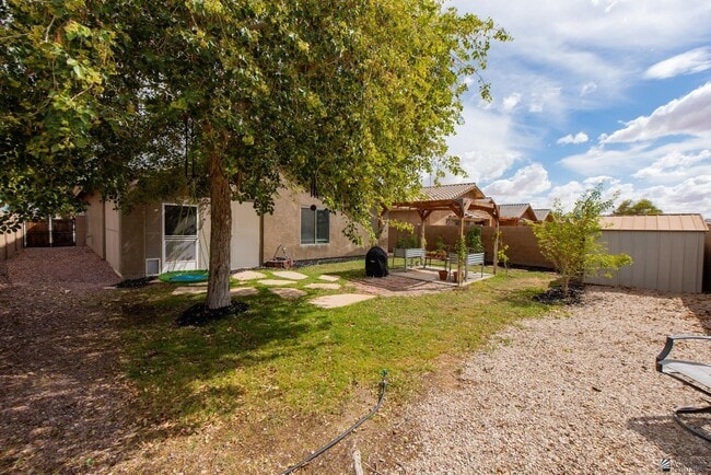 Building Photo - 4540 S Jojoba Ave