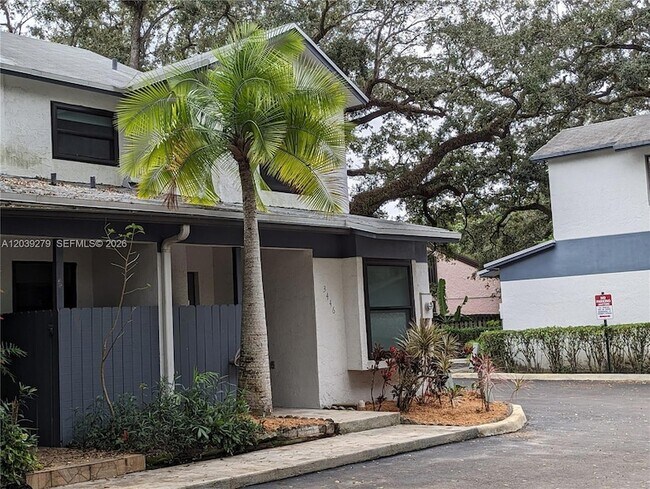 Building Photo - 3446 Oak Dr