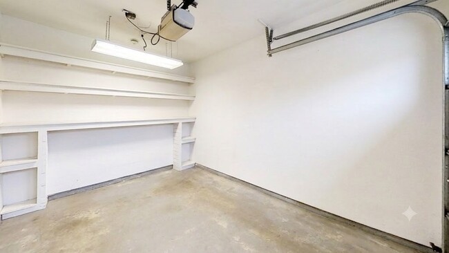 Building Photo - 208 Charles St