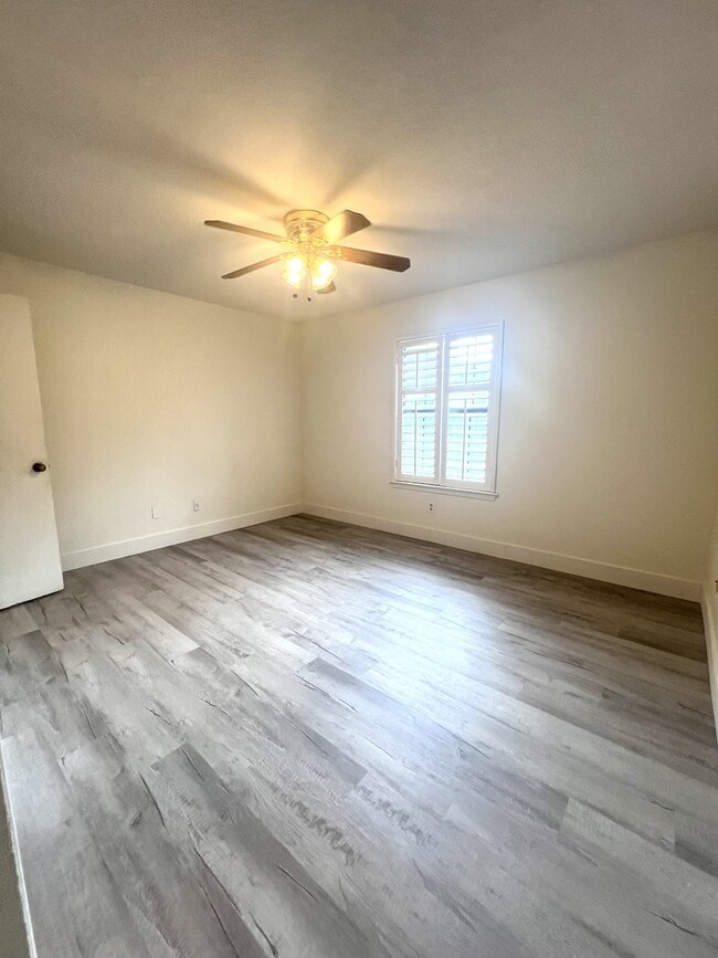 Building Photo - 3000 Chautauqua Ave