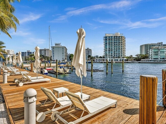 Building Photo - 20 Island Ave