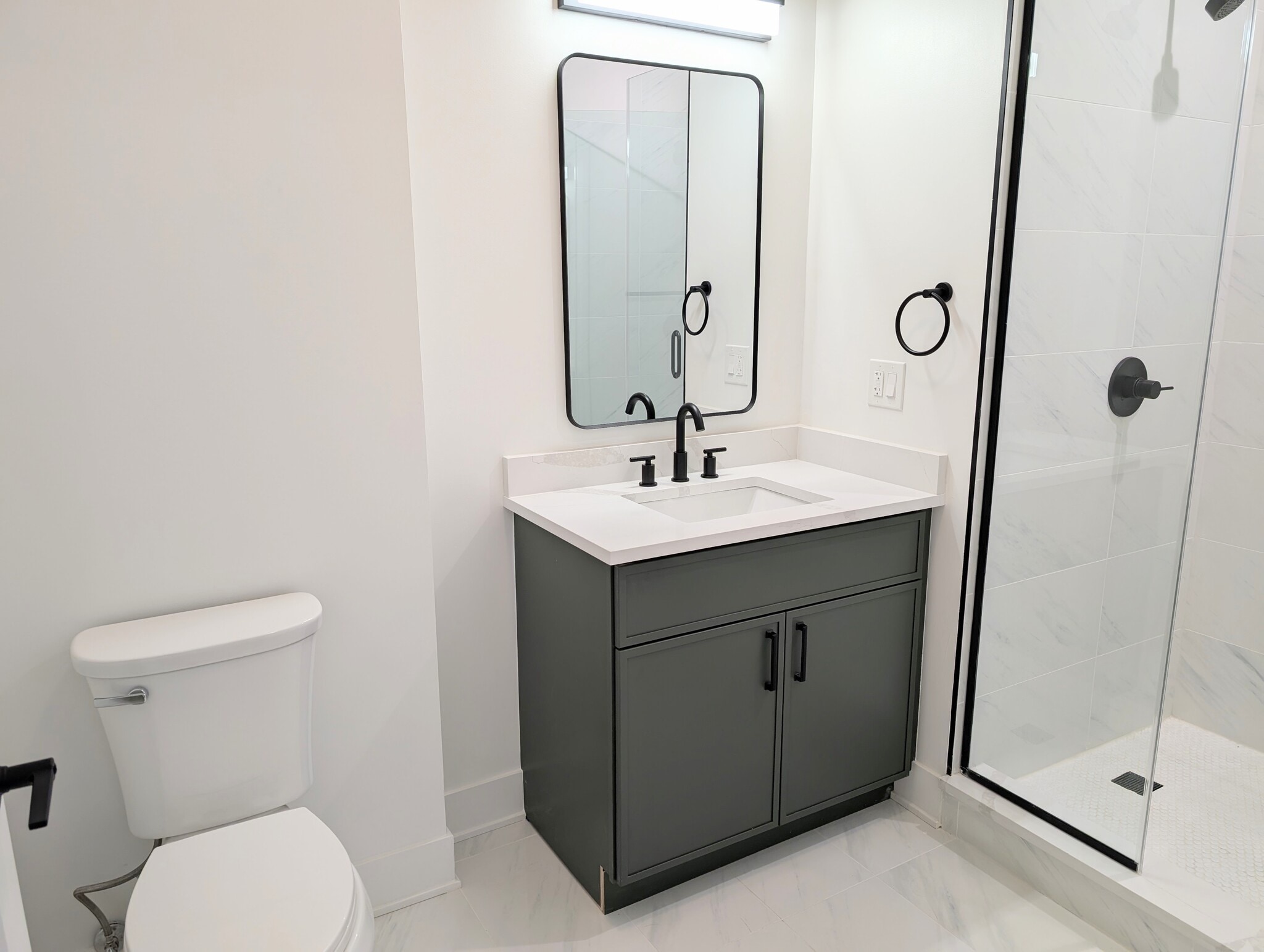 Building Photo - 1453 Maple Ave