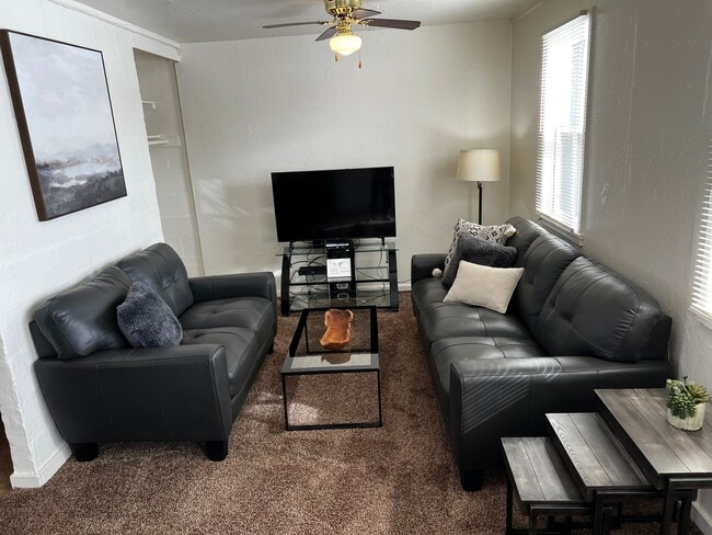 Building Photo - 1 bedroom/1 Bath, Furnished or Unfurnished...