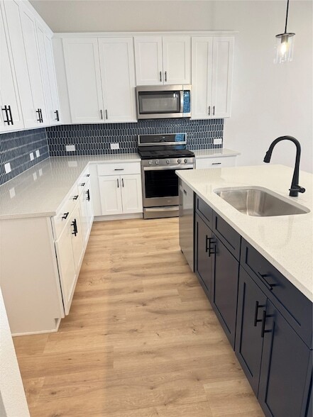 Building Photo - 1313 Eureka Spgs St