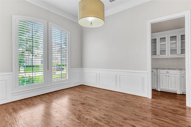 Building Photo - 5965 Glendower Ln