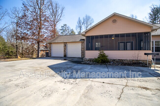 Building Photo - 306 White Cap Ln