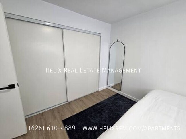 Building Photo - 1313 Huntington Dr