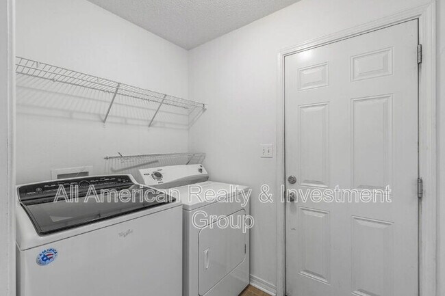 Building Photo - 203 Citadel Ln