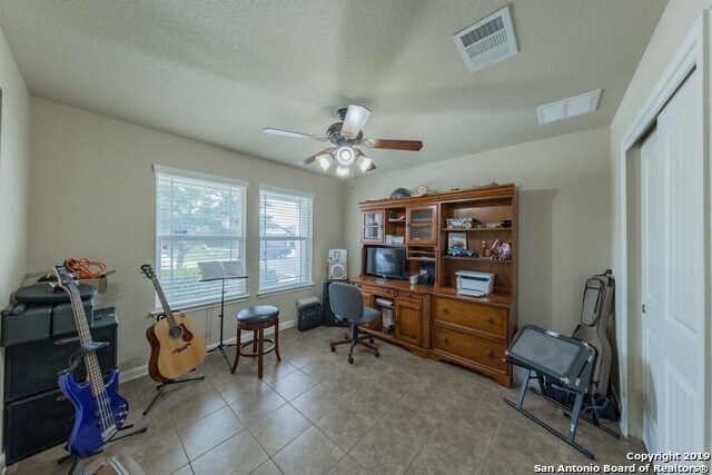 Building Photo - 751 Guna Dr