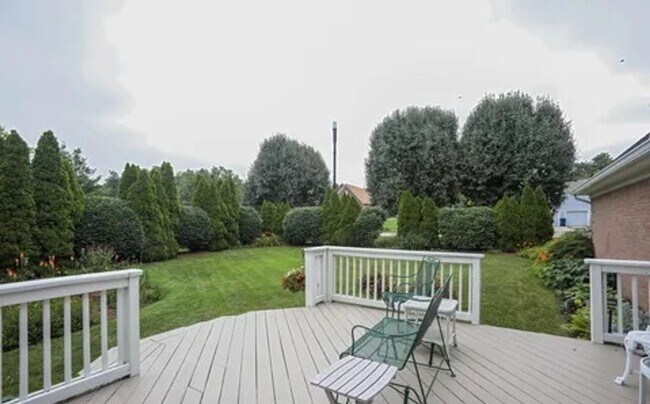 Building Photo - 4701 Shenandoah Dr