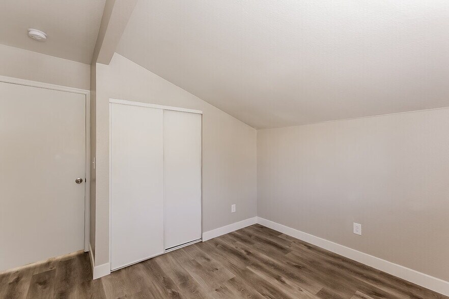 Building Photo - 3468 Blue Heather Dr