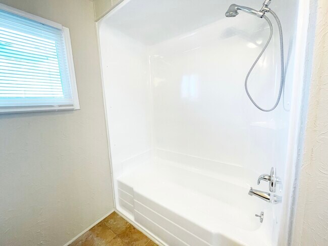 2nd Bathroom - 3512 Welchester Dr
