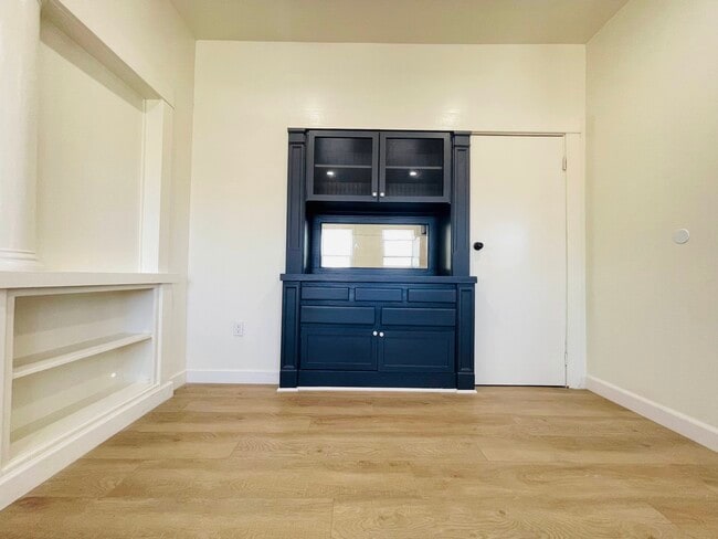 Building Photo - 3990 4th St