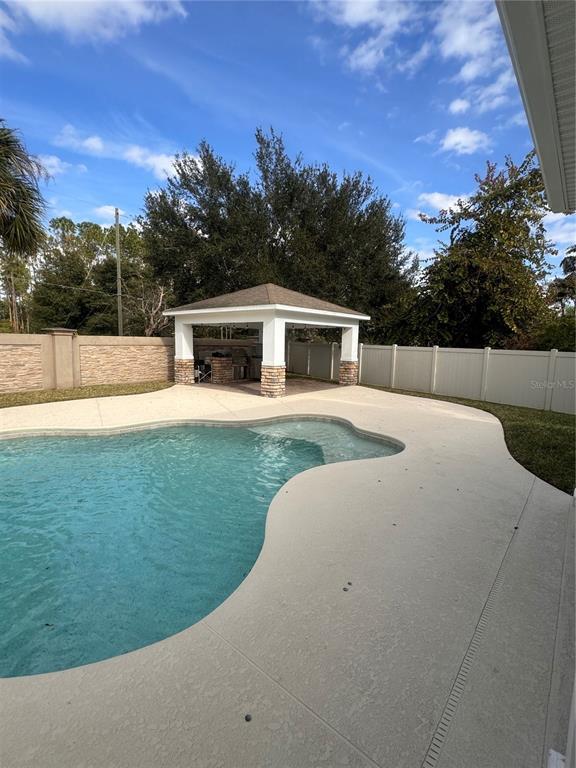 Building Photo - 11737 Verrazano Dr