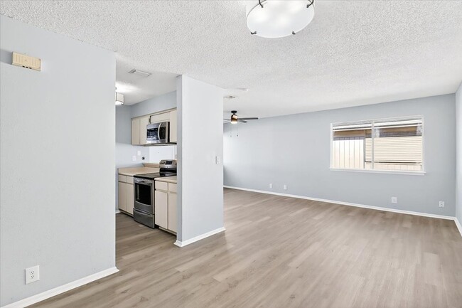 Building Photo - 6118 Hidden Cove