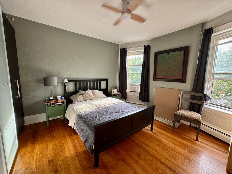 Building Photo - 48 Kent St