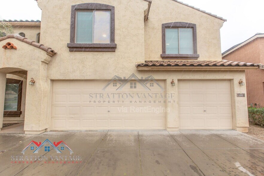 Building Photo - 110 Cholla St