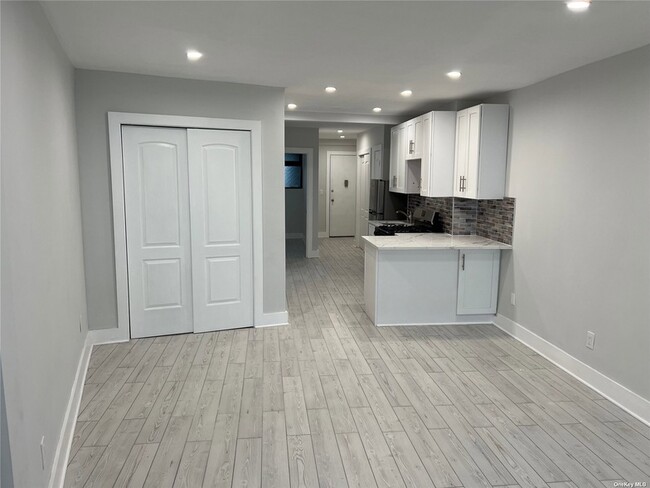 Building Photo - 830 Shore Road Unit 4G