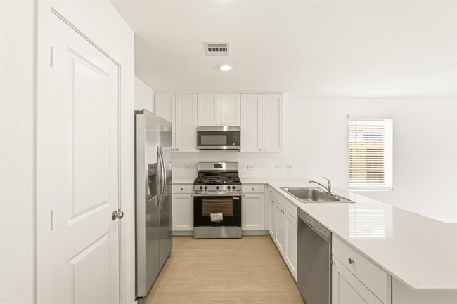 Building Photo - 6034 Ash Willow Ct