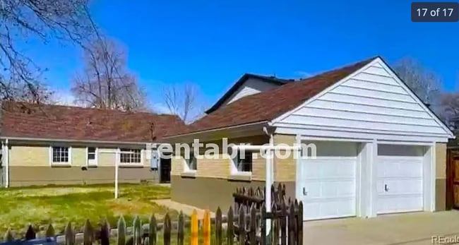 Building Photo - Come home to this Two Bedroom Bungalow in ...